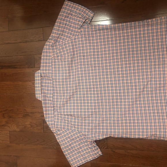 Izod Short Sleeve Buttoned Shirt - Picture 6 of 7
